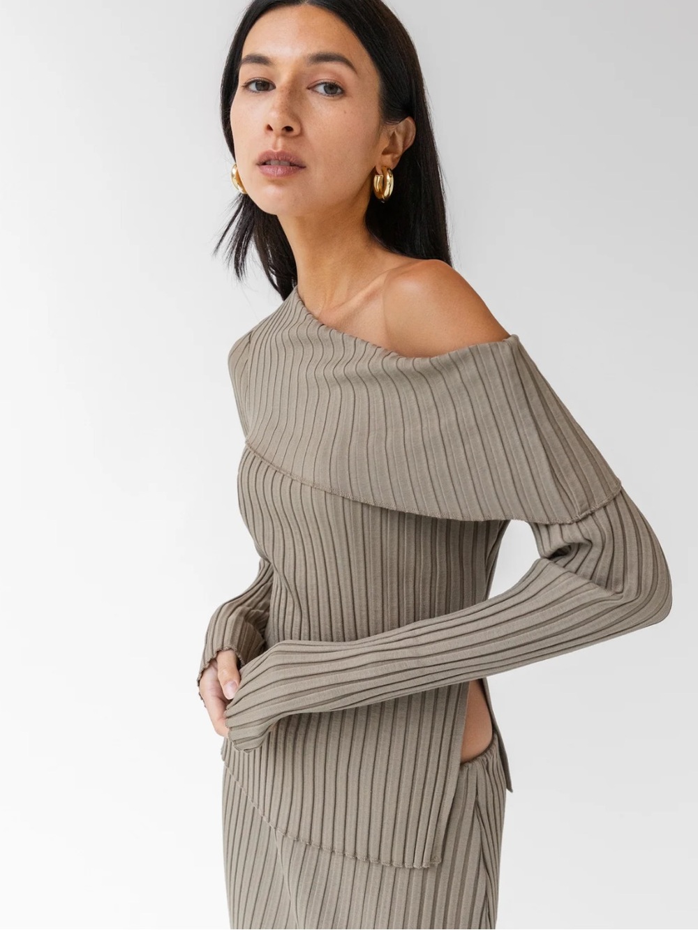 OAK + FORT Asymmetric Off The Shoulder Ribbed Top Taupe Brown Large KT-13274-W